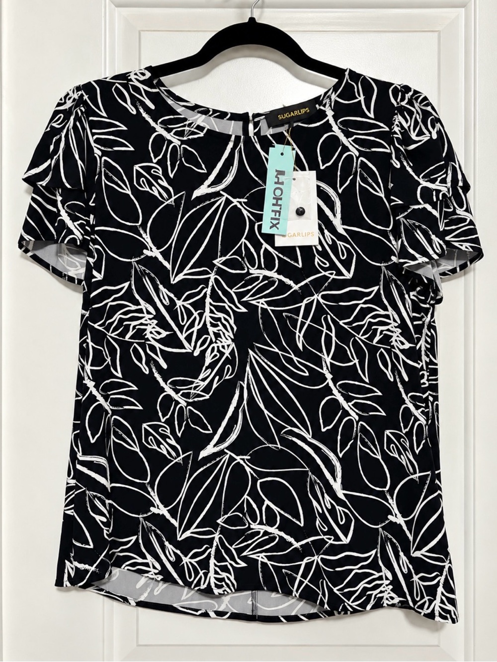 Stitch Fix - Sugarlips Black & White Leaf Print Flutter Sleeve Top